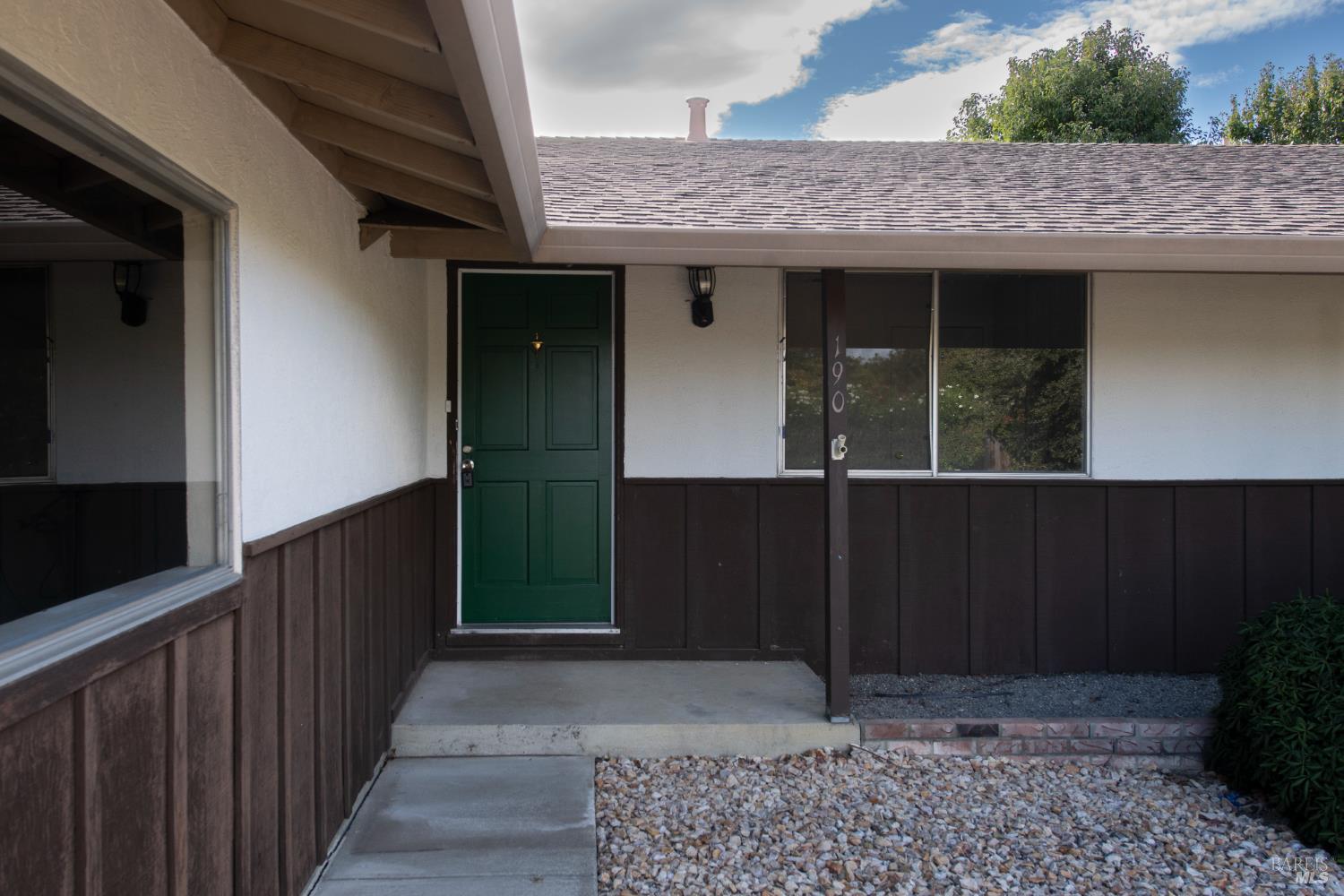 Detail Gallery Image 13 of 44 For 190 Fairview Dr, Vacaville,  CA 95687 - 4 Beds | 2 Baths