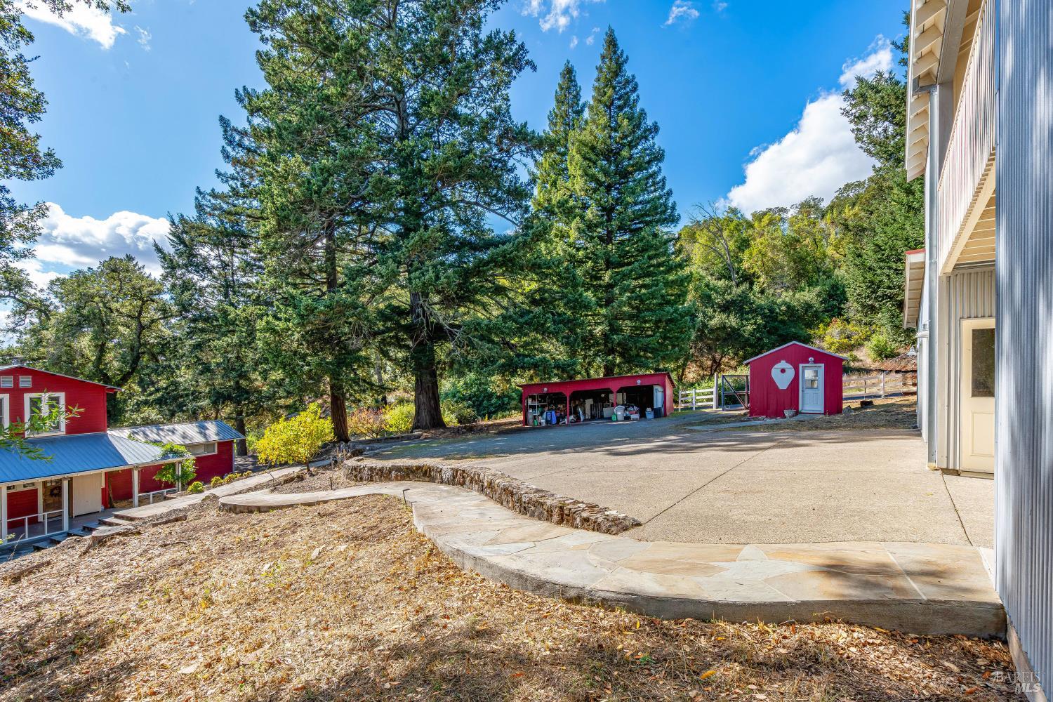 Detail Gallery Image 23 of 42 For 3200 Castle Rd, Sonoma,  CA 95476 - 6 Beds | 4 Baths