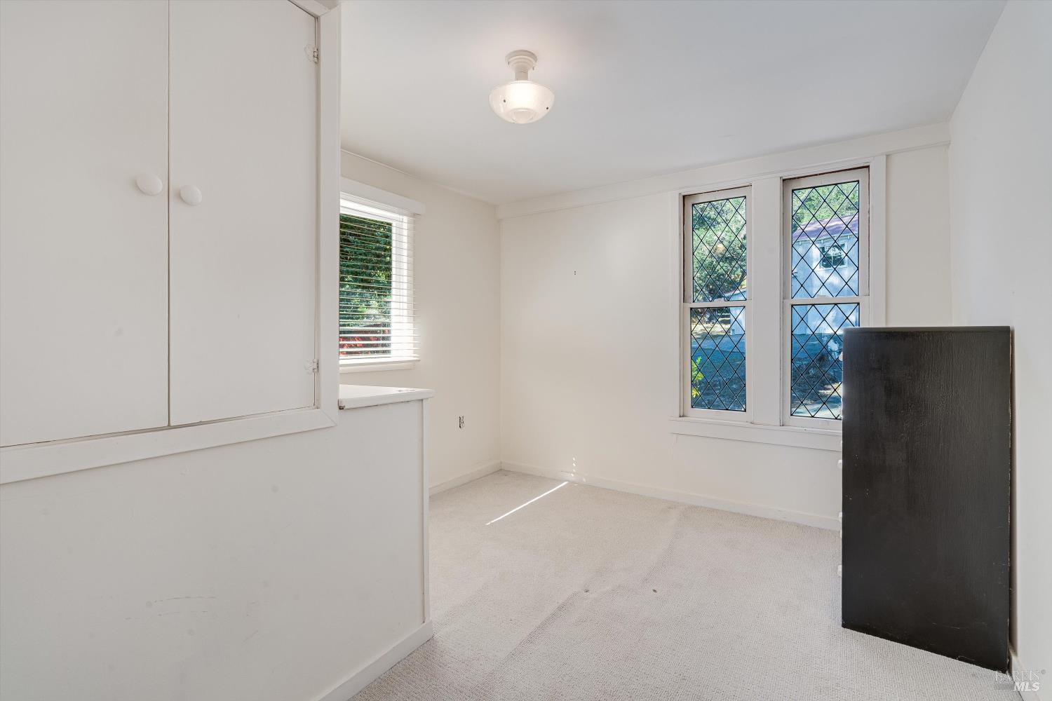 Detail Gallery Image 19 of 42 For 3200 Castle Rd, Sonoma,  CA 95476 - 6 Beds | 4 Baths