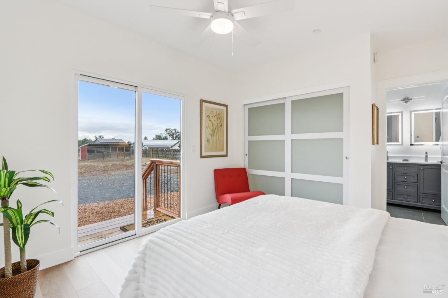 Detail Gallery Image 16 of 31 For 2575 Fremont Dr, Sonoma,  CA 95476 - 2 Beds | 2 Baths