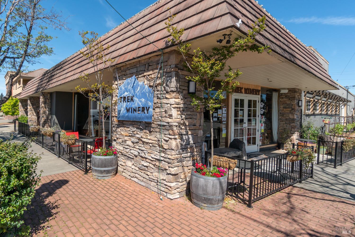 Detail Gallery Image 18 of 21 For 306 Silvio Ln, Novato,  CA 94947 - 2 Beds | 1 Baths