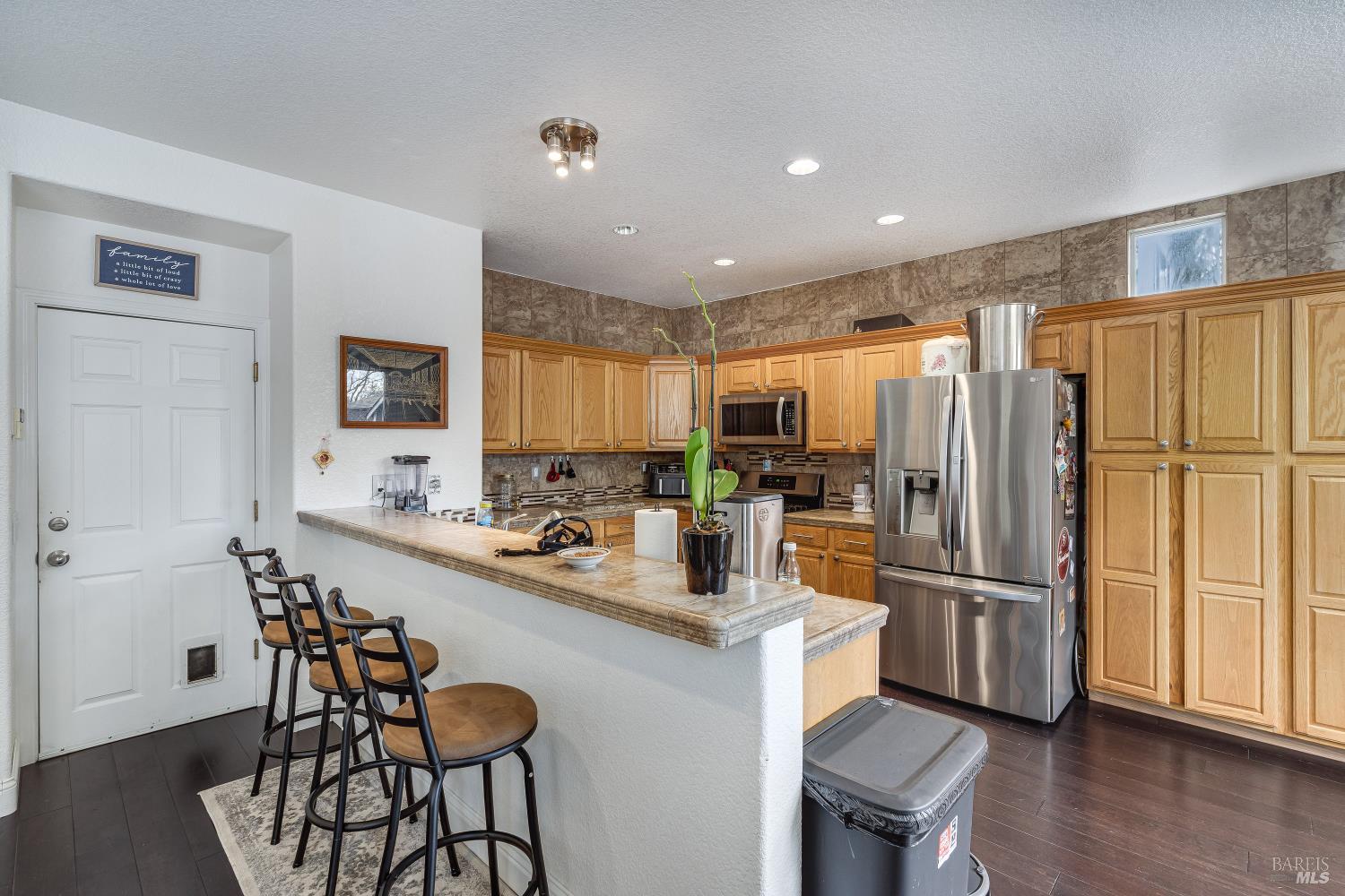 Detail Gallery Image 13 of 34 For 8843 Oakfield Ln, Windsor,  CA 95492 - 3 Beds | 2/1 Baths