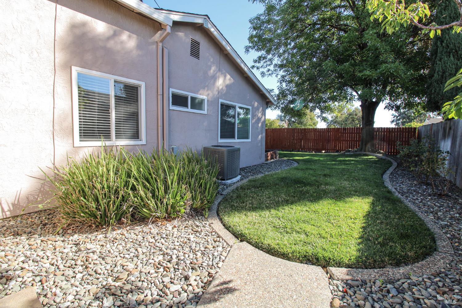 Detail Gallery Image 16 of 21 For 357 Colonial Cir, Vacaville,  CA 95687 - 2 Beds | 1 Baths