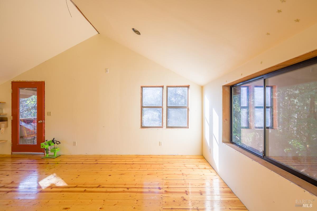 Detail Gallery Image 10 of 33 For 25996 String Creek Rd, Willits,  CA 95490 - 3 Beds | 1 Baths