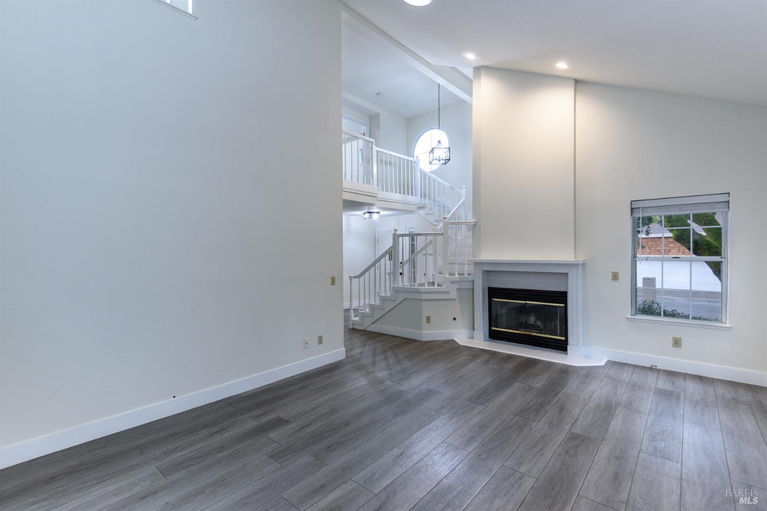 Detail Gallery Image 6 of 38 For 2647 Lago Oaks Dr, Santa Rosa,  CA 95405 - 4 Beds | 2/1 Baths