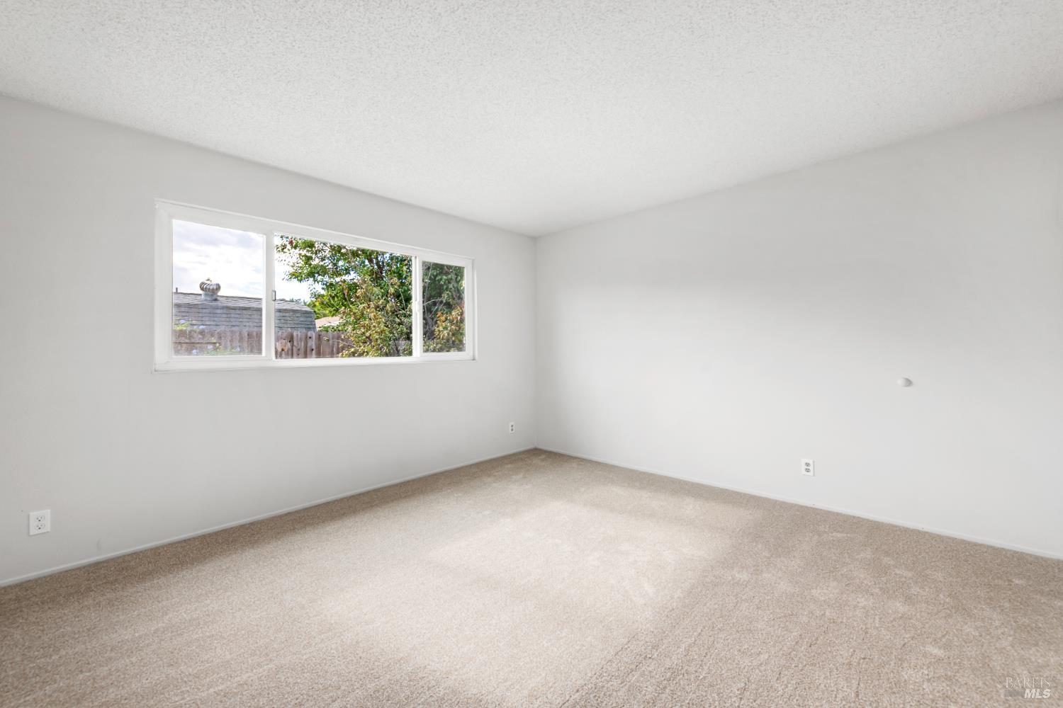 Detail Gallery Image 36 of 44 For 190 Fairview Dr, Vacaville,  CA 95687 - 4 Beds | 2 Baths