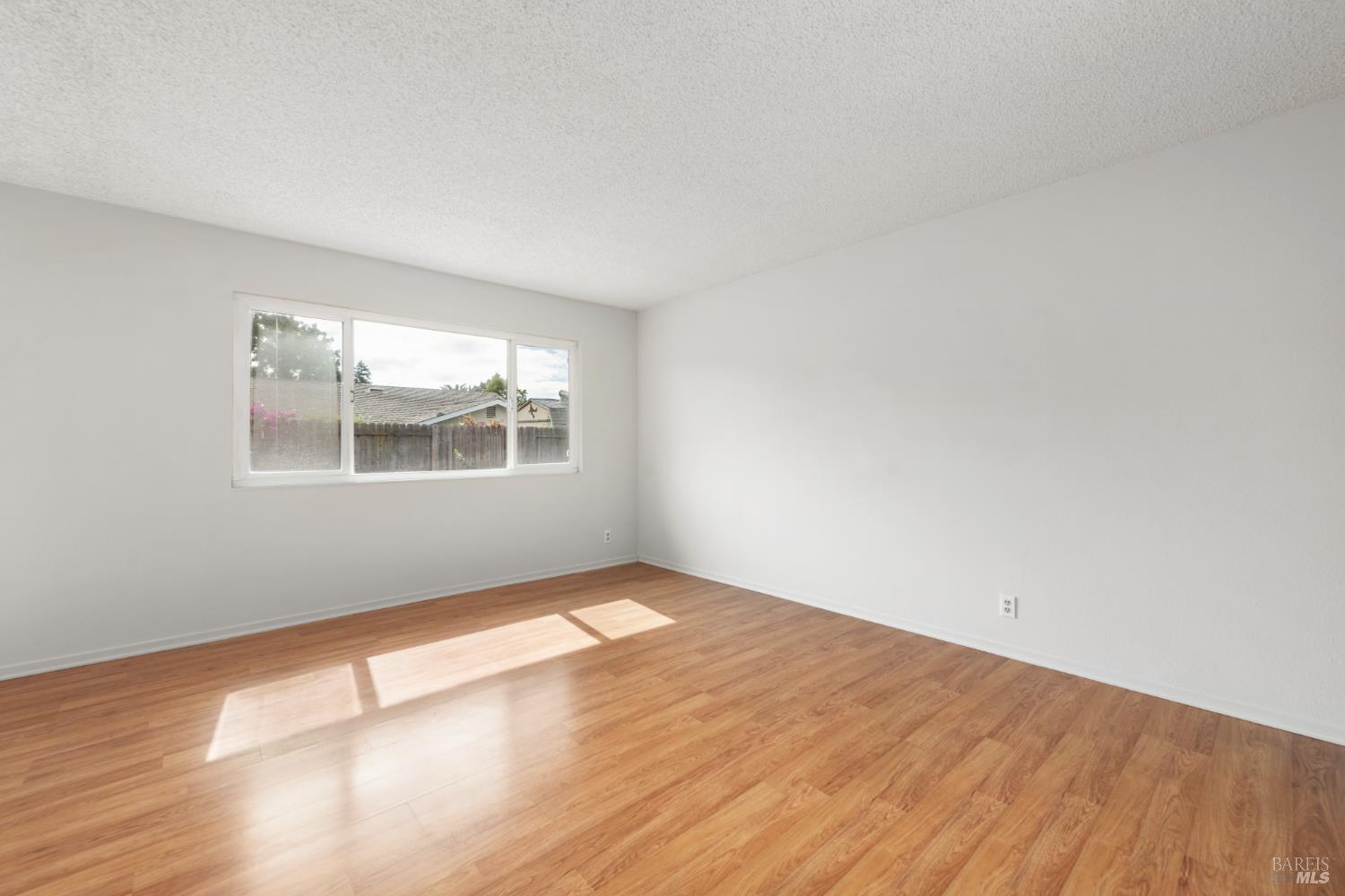 Detail Gallery Image 21 of 44 For 190 Fairview Dr, Vacaville,  CA 95687 - 4 Beds | 2 Baths