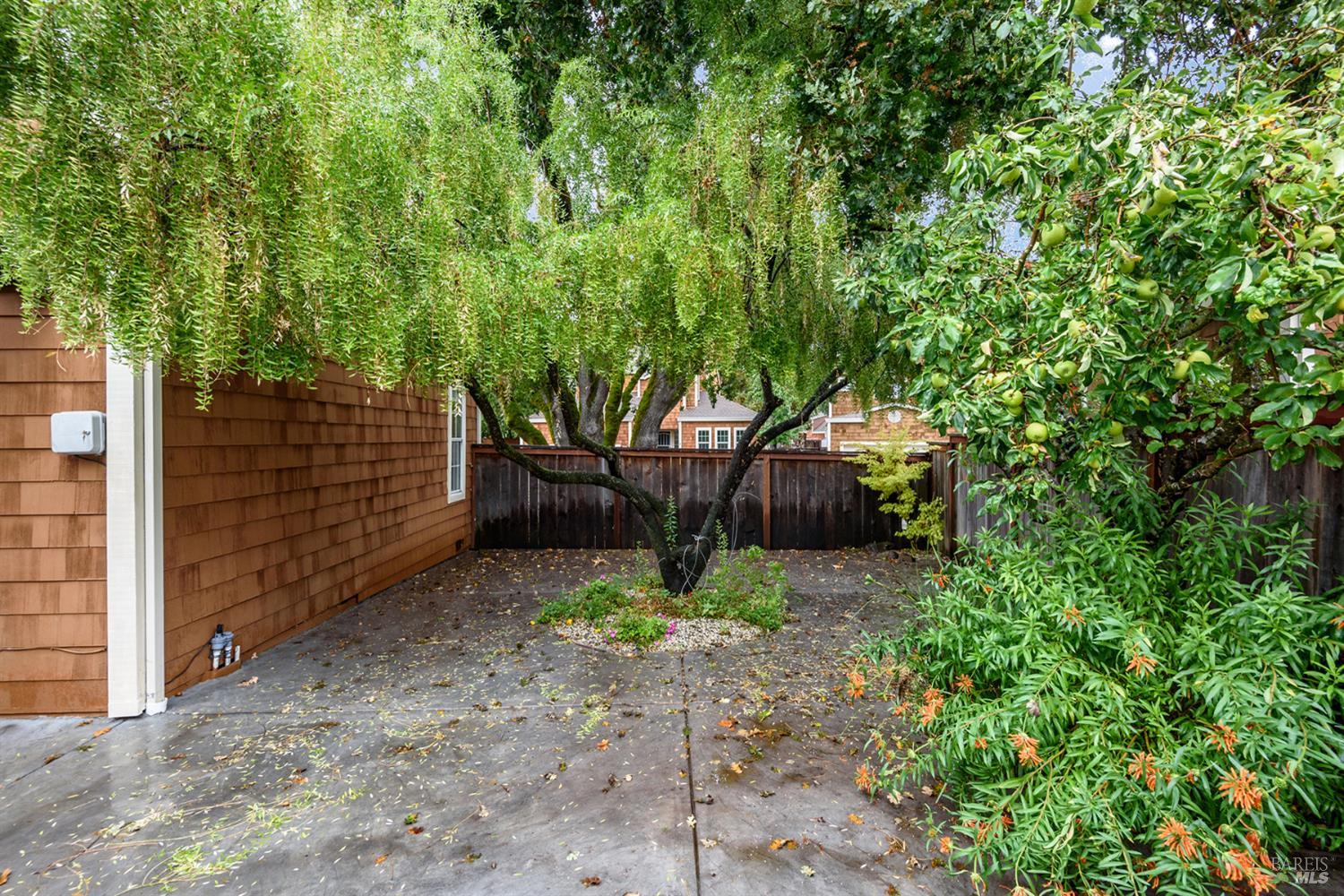 Detail Gallery Image 26 of 38 For 2647 Lago Oaks Dr, Santa Rosa,  CA 95405 - 4 Beds | 2/1 Baths