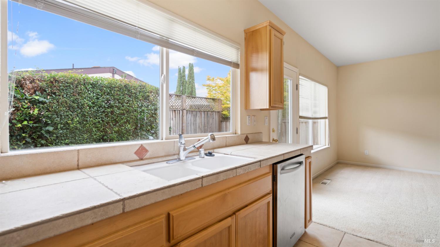 Detail Gallery Image 17 of 39 For 305 Hansbery Way, Santa Rosa,  CA 95409 - 3 Beds | 2/1 Baths