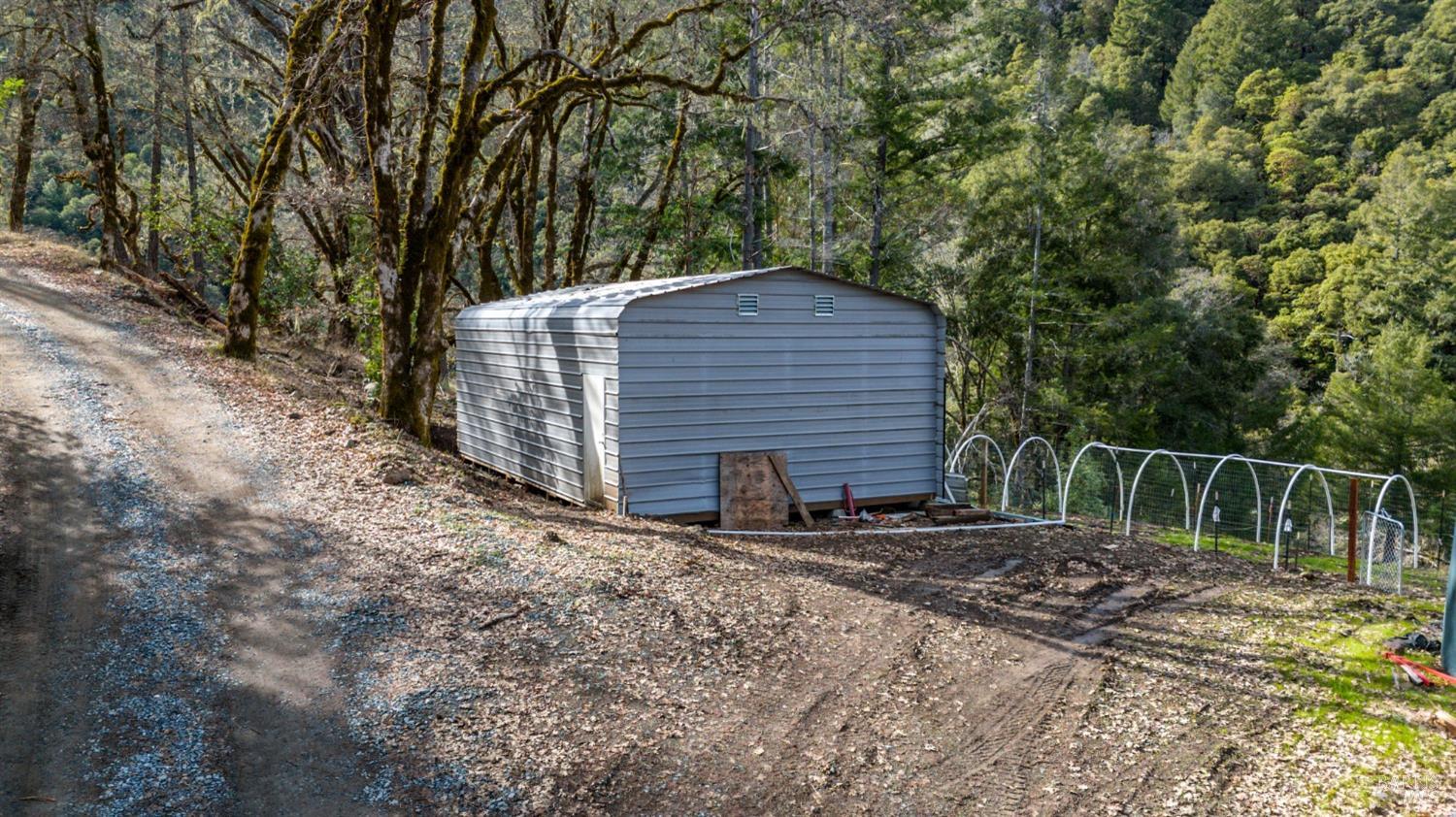 Detail Gallery Image 14 of 23 For 4450 Woodman Creek Rd, Laytonville,  CA 95454 - 2 Beds | 1 Baths