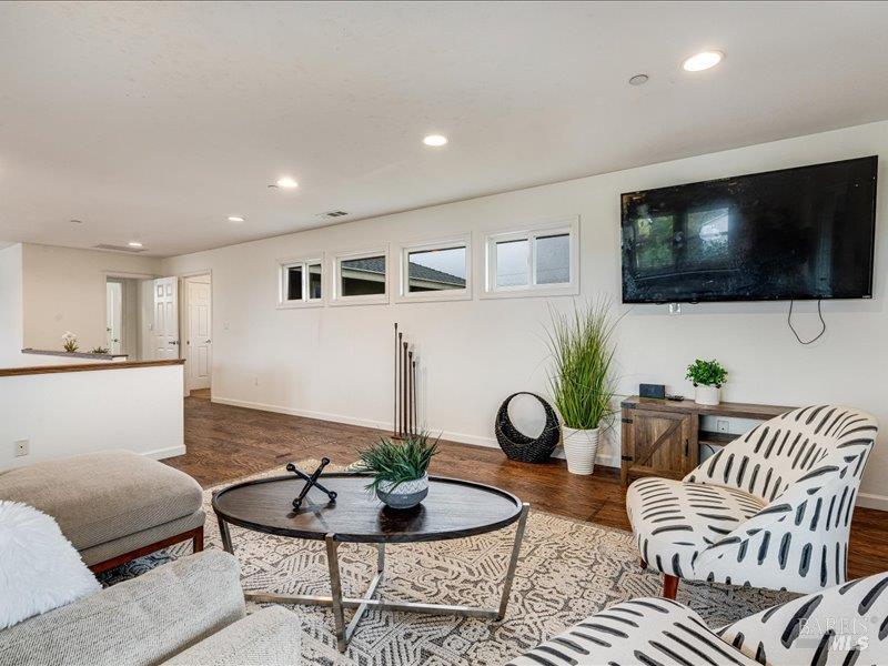 Detail Gallery Image 27 of 39 For 2108 Imola Ave, Napa,  CA 94559 - 4 Beds | 3 Baths