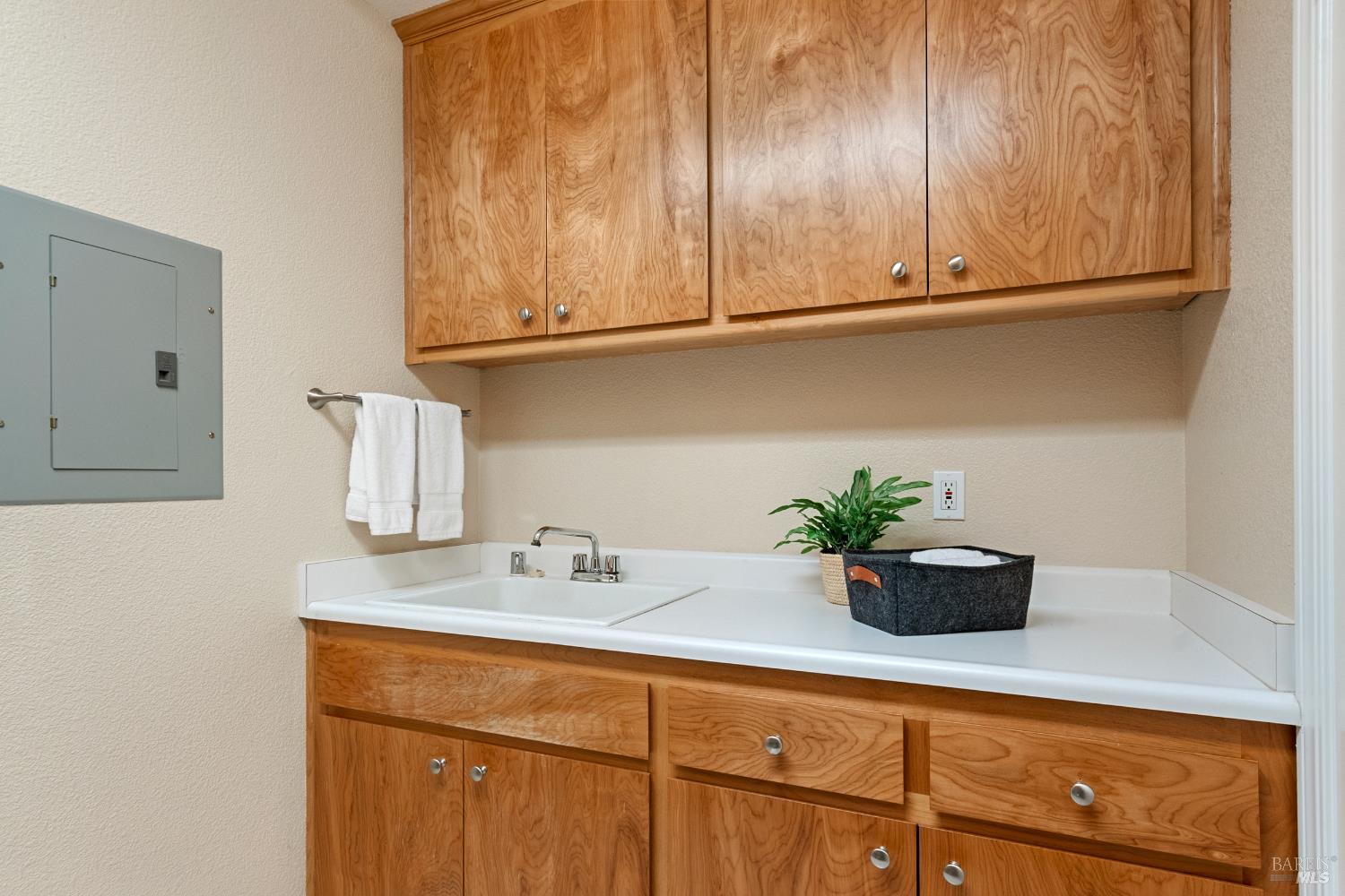 Detail Gallery Image 33 of 68 For 18 Tuscany Ct, Napa,  CA 94558 - 3 Beds | 2/1 Baths