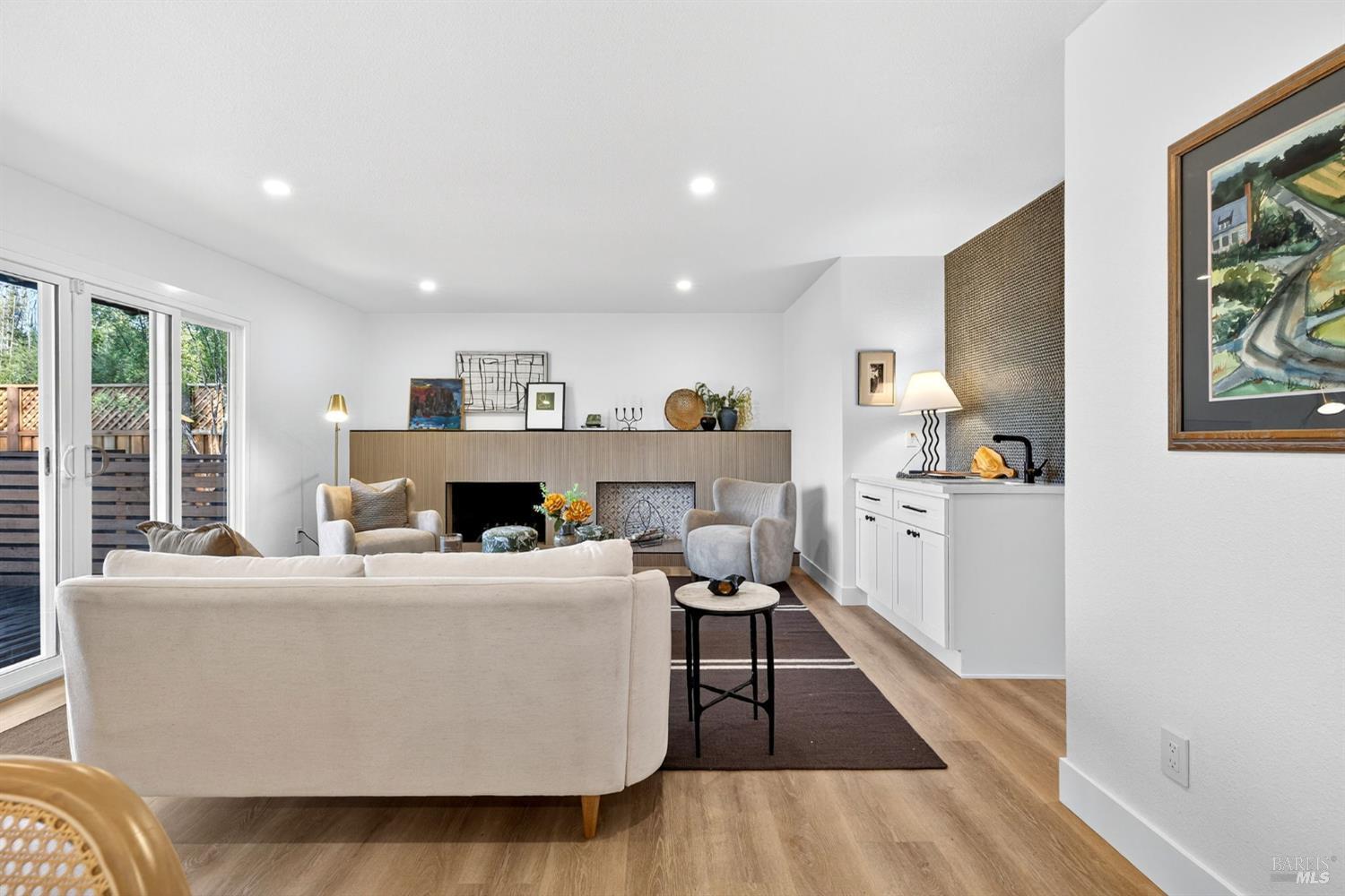 Detail Gallery Image 27 of 67 For 690 Holly Ave, Rohnert Park,  CA 94928 - 5 Beds | 3 Baths