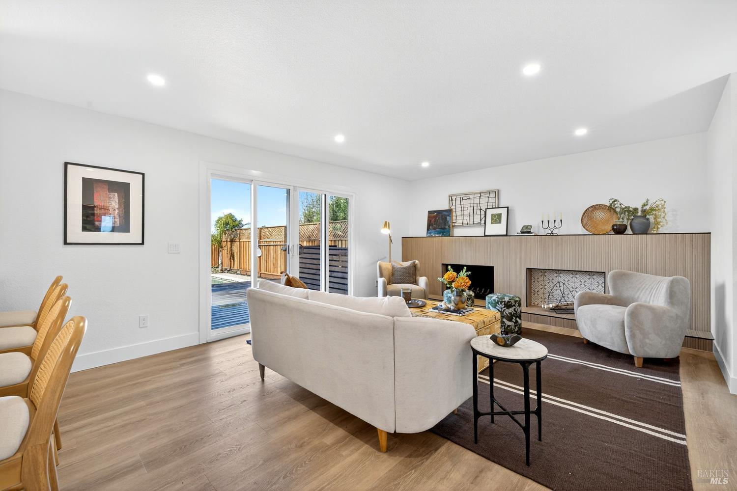 Detail Gallery Image 28 of 67 For 690 Holly Ave, Rohnert Park,  CA 94928 - 5 Beds | 3 Baths