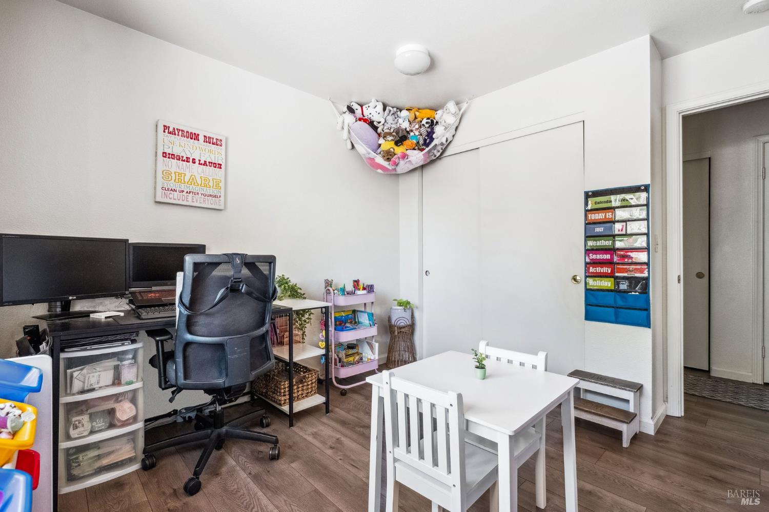 Detail Gallery Image 10 of 26 For 118 Garden Circle Way, Cloverdale,  CA 95425 - 3 Beds | 1/1 Baths