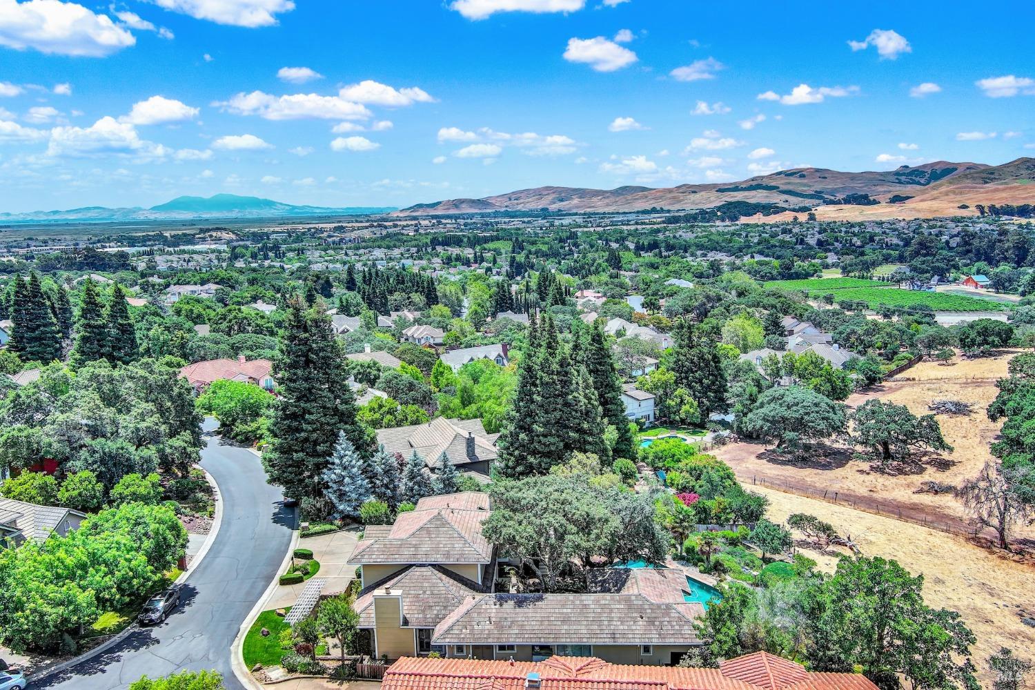 Detail Gallery Image 68 of 99 For 1009 Cypressridge Pl, Fairfield,  CA 94534 - 5 Beds | 4/1 Baths