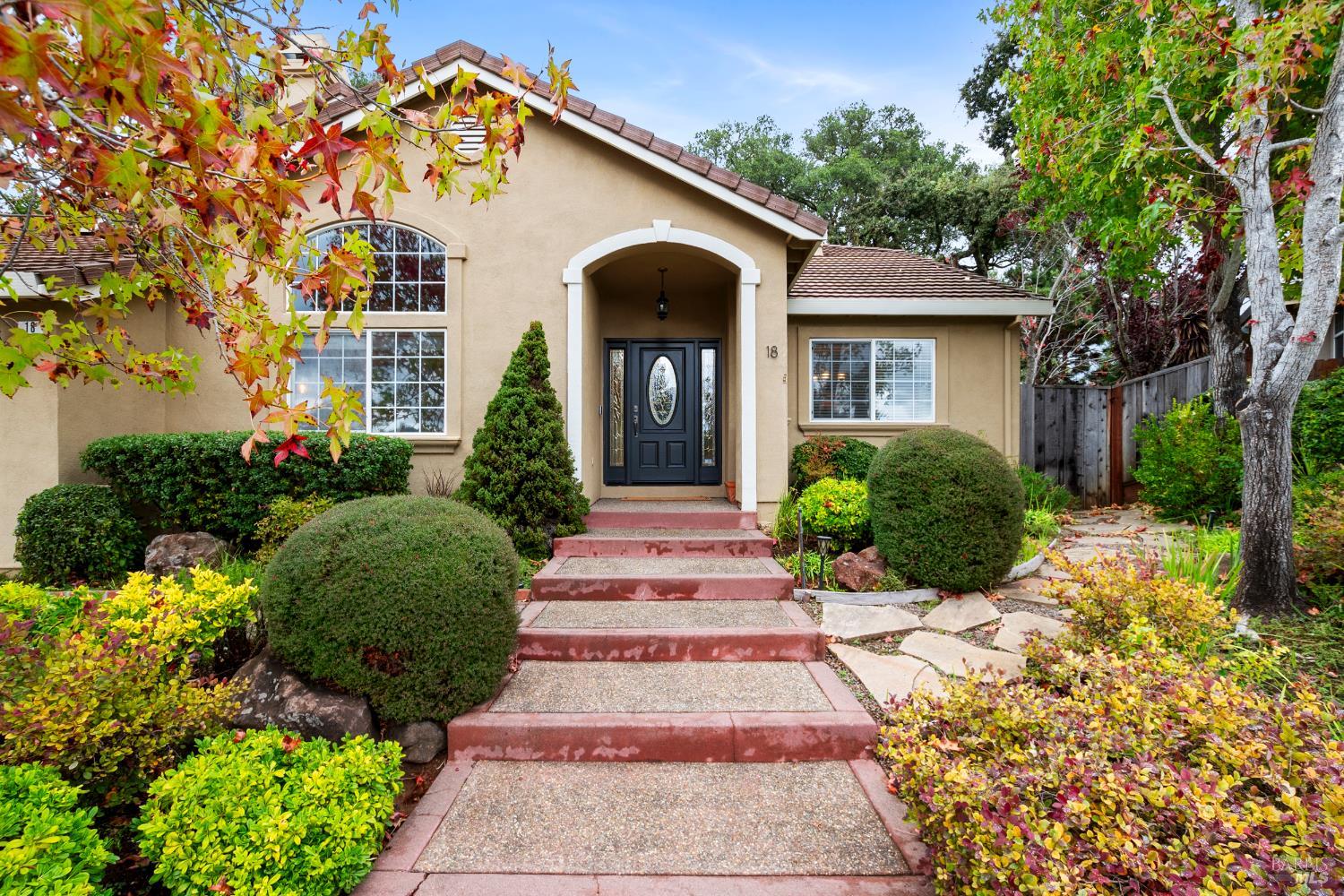 Detail Gallery Image 4 of 68 For 18 Tuscany Ct, Napa,  CA 94558 - 3 Beds | 2/1 Baths