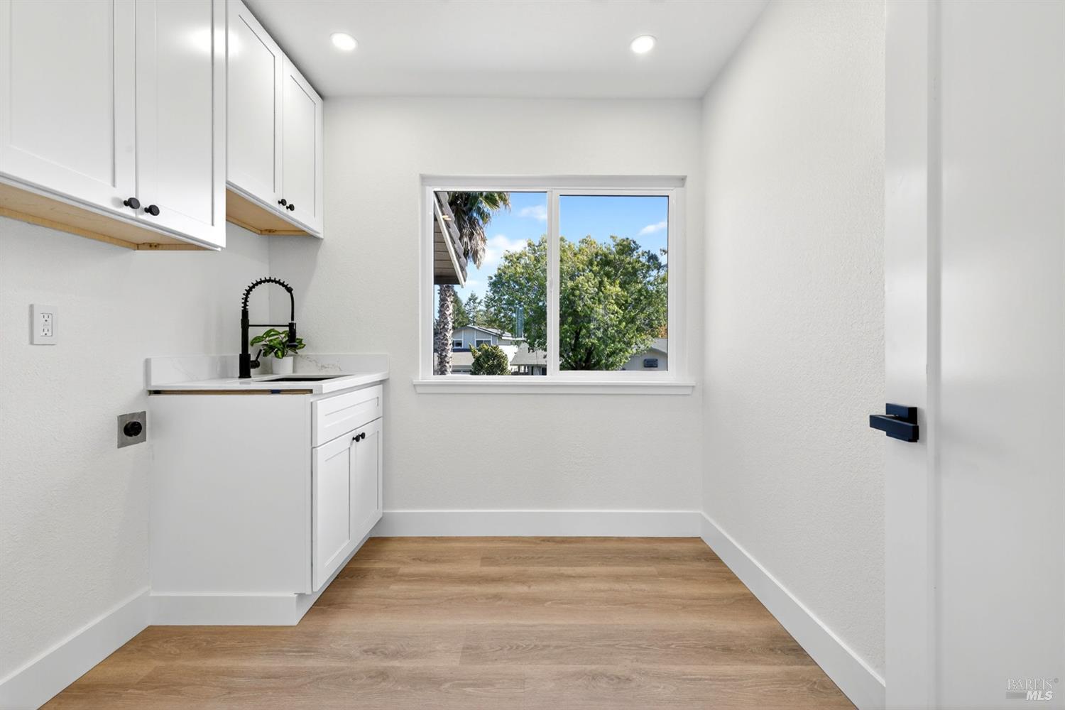 Detail Gallery Image 49 of 67 For 690 Holly Ave, Rohnert Park,  CA 94928 - 5 Beds | 3 Baths