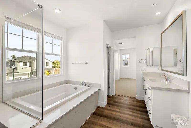 Detail Gallery Image 17 of 30 For 2716 Amora Cir, Santa Rosa,  CA 95407 - 3 Beds | 4/1 Baths