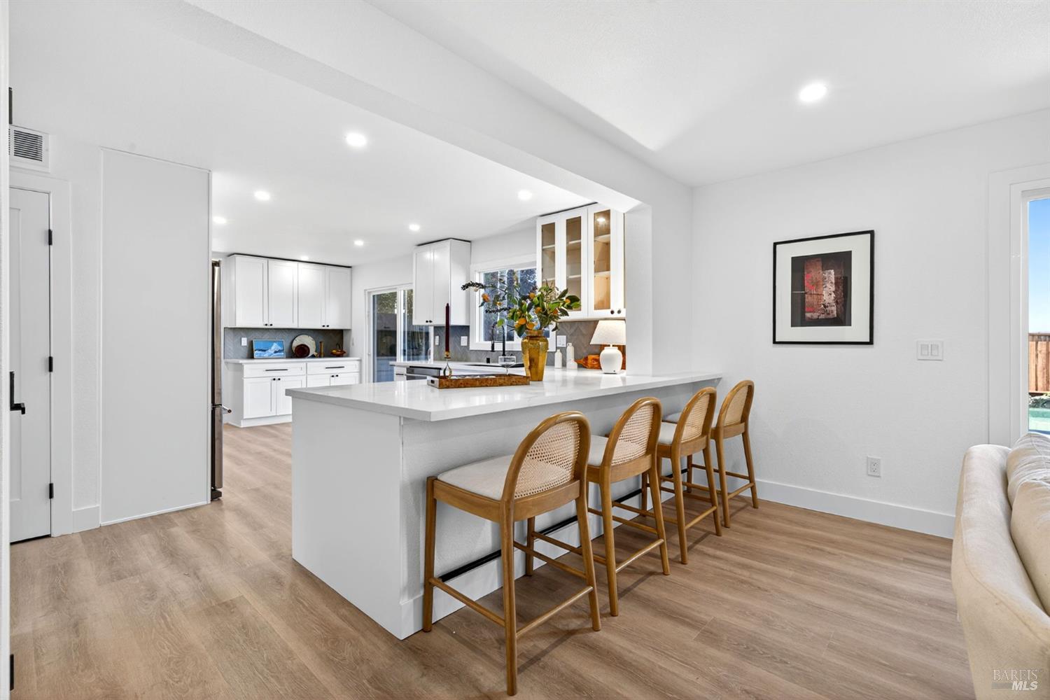 Detail Gallery Image 26 of 67 For 690 Holly Ave, Rohnert Park,  CA 94928 - 5 Beds | 3 Baths