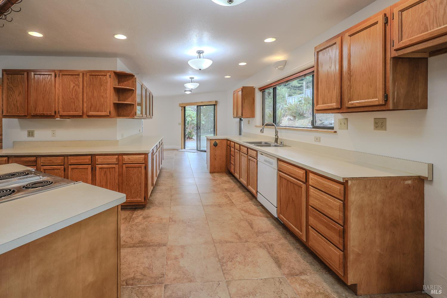 Detail Gallery Image 9 of 74 For 31600 Little Valley Rd, Fort Bragg,  CA 95437 - 3 Beds | 2 Baths