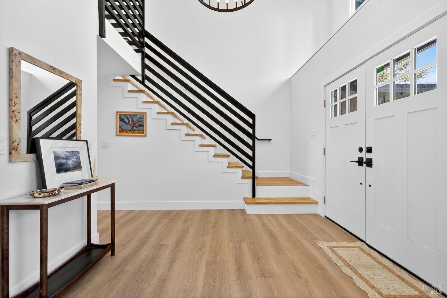 Detail Gallery Image 4 of 67 For 690 Holly Ave, Rohnert Park,  CA 94928 - 5 Beds | 3 Baths