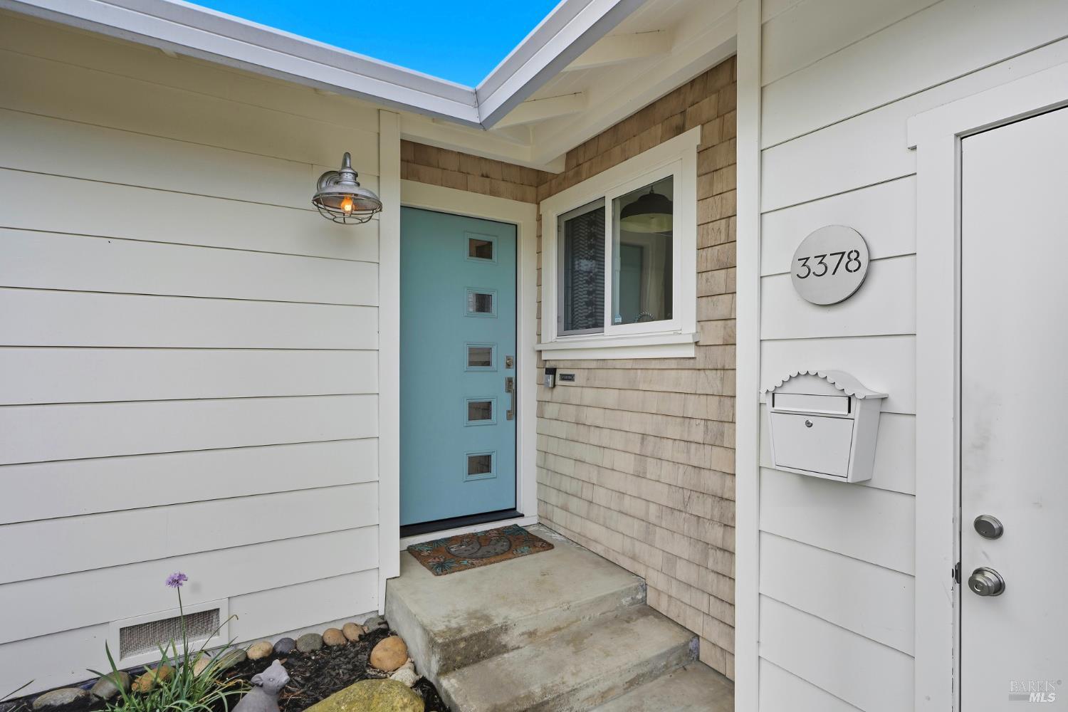 Detail Gallery Image 2 of 31 For 3378 Dartmouth Dr, Santa Rosa,  CA 95405 - 3 Beds | 2 Baths