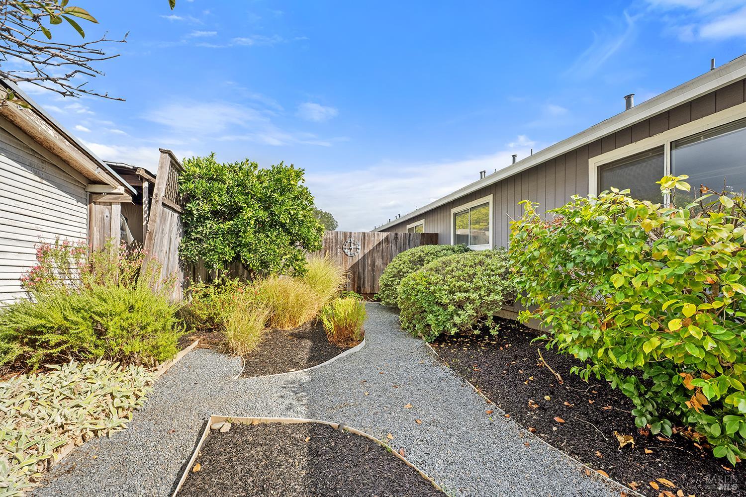 Detail Gallery Image 40 of 43 For 431 University St, Healdsburg,  CA 95448 - 4 Beds | 3 Baths