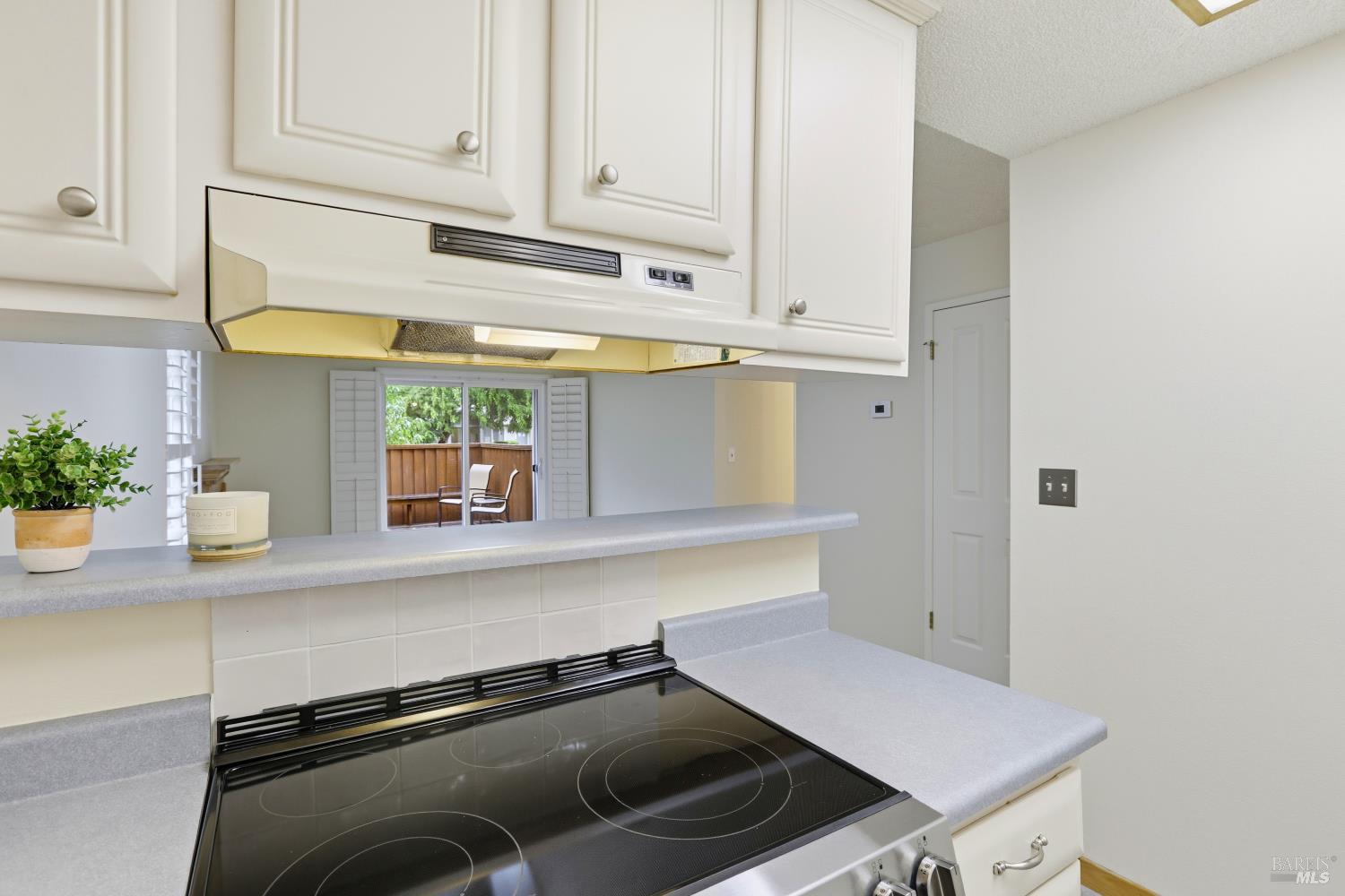 Detail Gallery Image 8 of 21 For 866 Tamalpais Ave a,  Novato,  CA 94947 - 1 Beds | 1 Baths