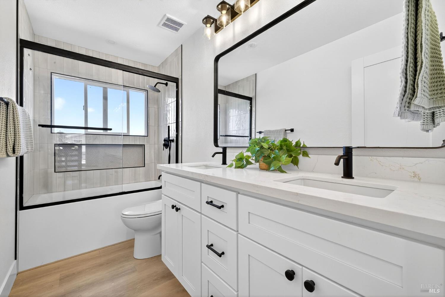 Detail Gallery Image 50 of 67 For 690 Holly Ave, Rohnert Park,  CA 94928 - 5 Beds | 3 Baths