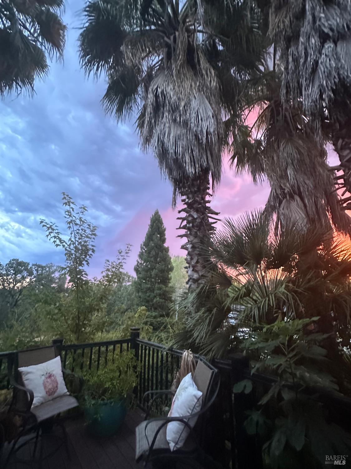 Detail Gallery Image 17 of 20 For 6260 Carmel Dr, Redding,  CA 96003 - 4 Beds | 2/1 Baths