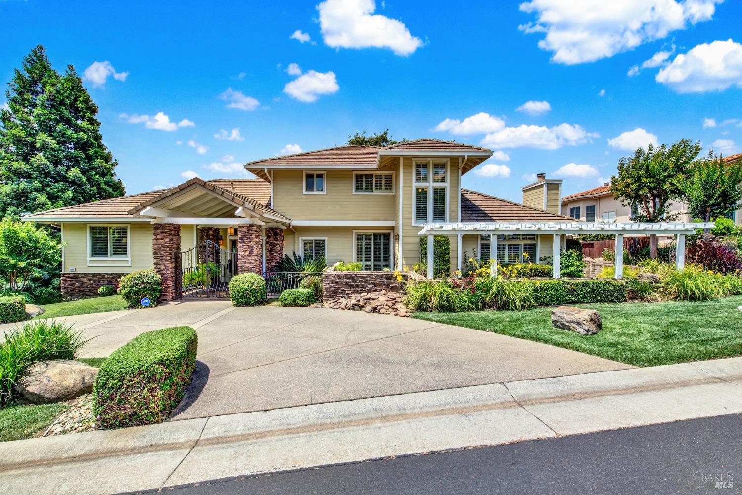 Detail Gallery Image 9 of 99 For 1009 Cypressridge Pl, Fairfield,  CA 94534 - 5 Beds | 4/1 Baths