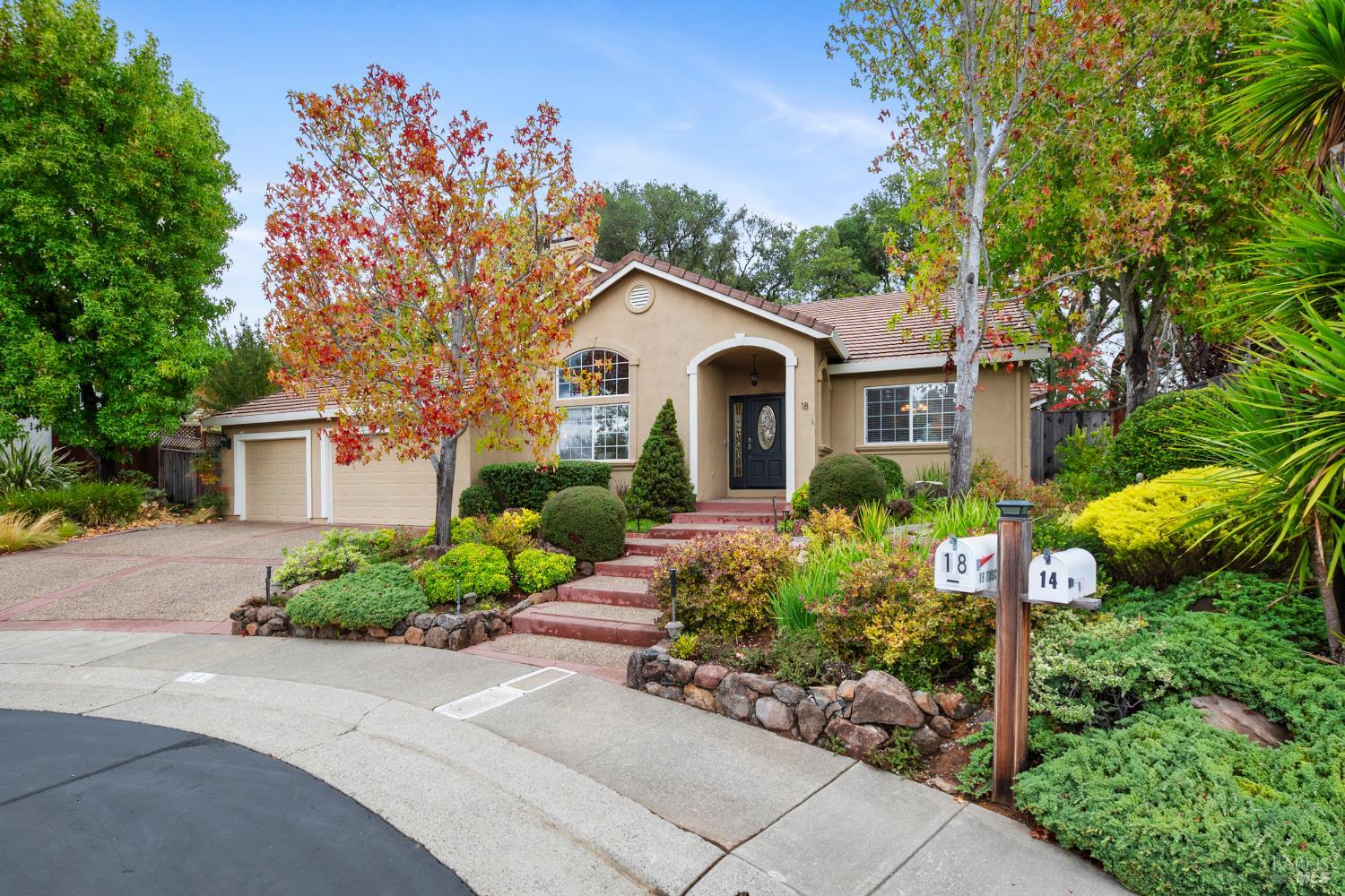 Detail Gallery Image 3 of 68 For 18 Tuscany Ct, Napa,  CA 94558 - 3 Beds | 2/1 Baths