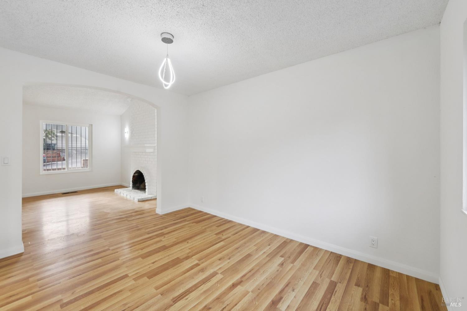 Detail Gallery Image 9 of 46 For 240 Parkview Ter, Vallejo,  CA 94589 - 3 Beds | 2/1 Baths