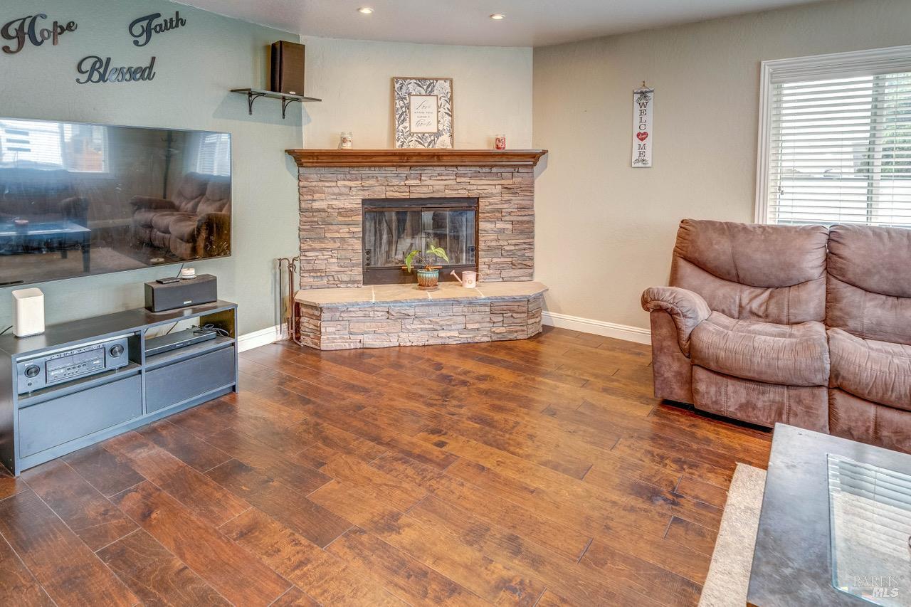 Detail Gallery Image 9 of 28 For 1448 O Hare Dr, Benicia,  CA 94510 - 4 Beds | 2 Baths