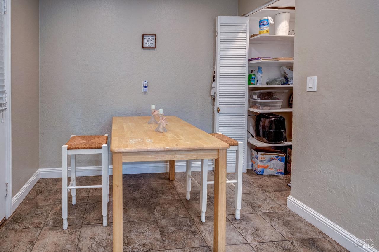 Detail Gallery Image 14 of 28 For 1448 O Hare Dr, Benicia,  CA 94510 - 4 Beds | 2 Baths