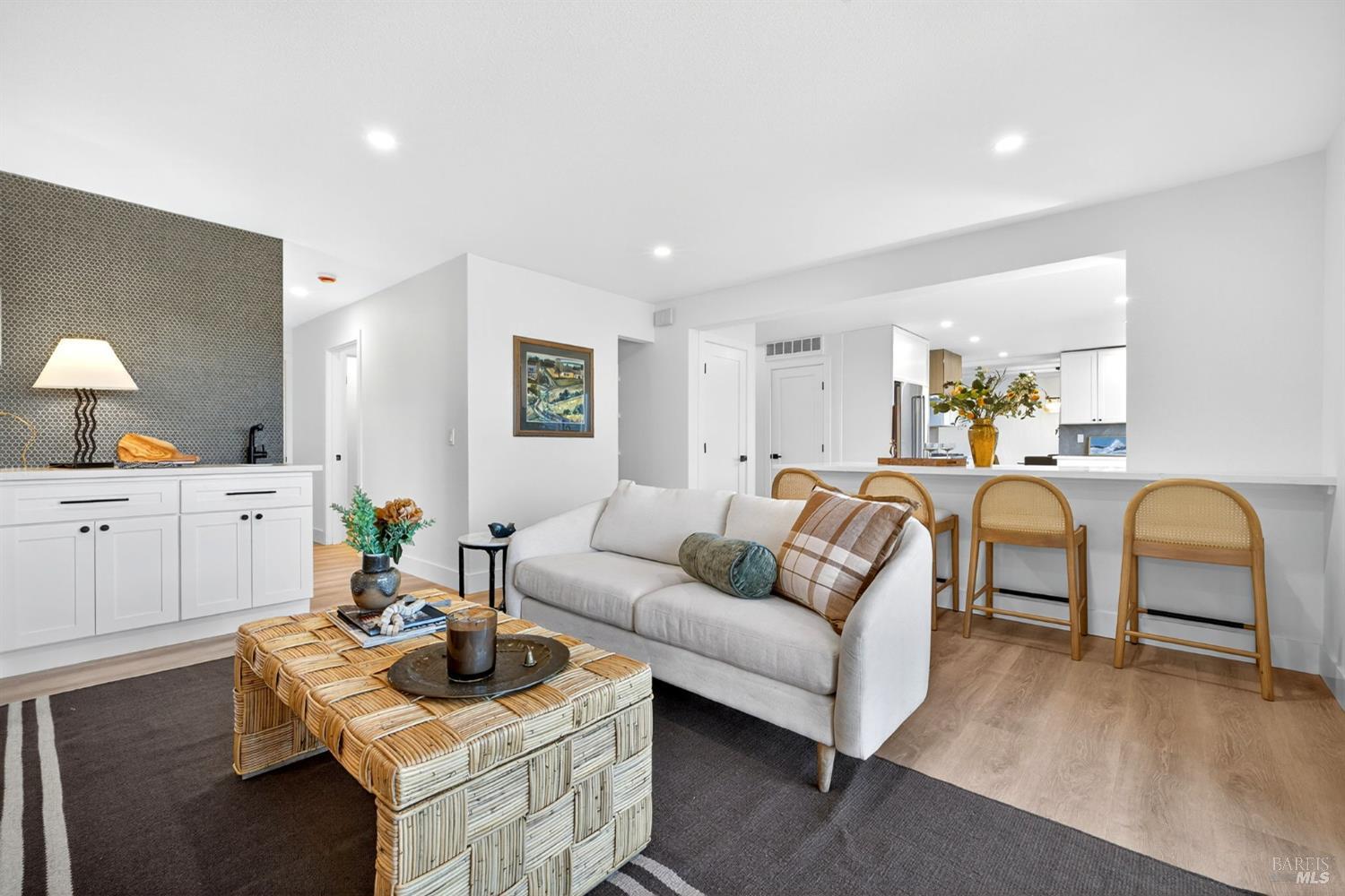 Detail Gallery Image 31 of 67 For 690 Holly Ave, Rohnert Park,  CA 94928 - 5 Beds | 3 Baths