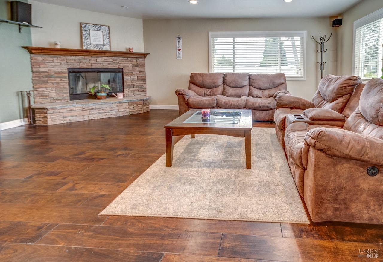 Detail Gallery Image 5 of 28 For 1448 O Hare Dr, Benicia,  CA 94510 - 4 Beds | 2 Baths