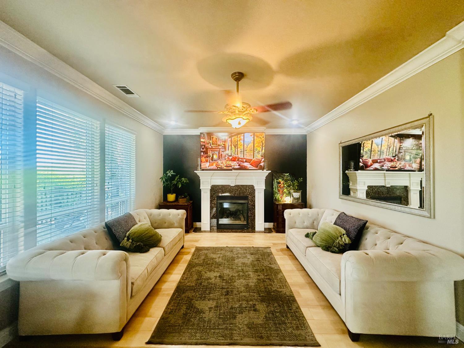 Detail Gallery Image 4 of 20 For 6260 Carmel Dr, Redding,  CA 96003 - 4 Beds | 2/1 Baths