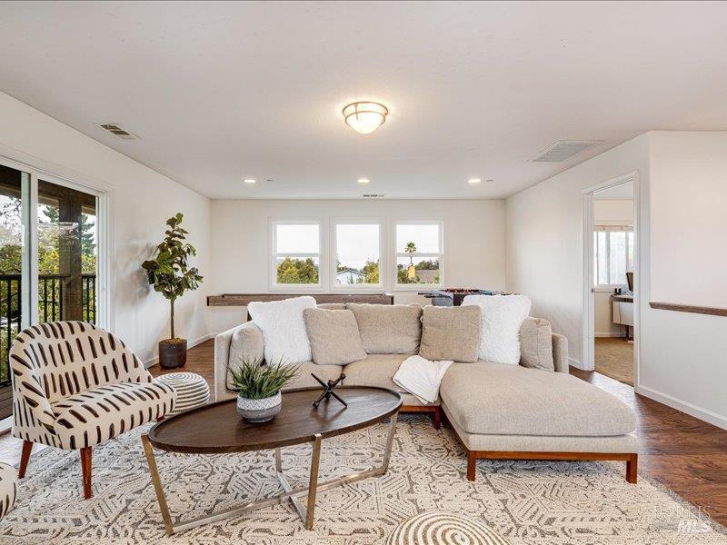 Detail Gallery Image 25 of 39 For 2108 Imola Ave, Napa,  CA 94559 - 4 Beds | 3 Baths