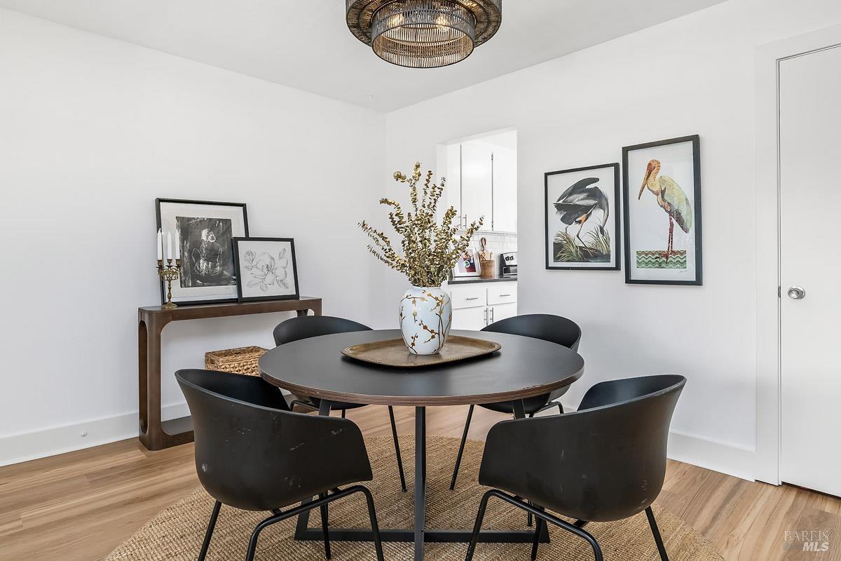 Detail Gallery Image 8 of 24 For 8 Park Crest Ct #C,  Novato,  CA 94947 - 3 Beds | 2/1 Baths