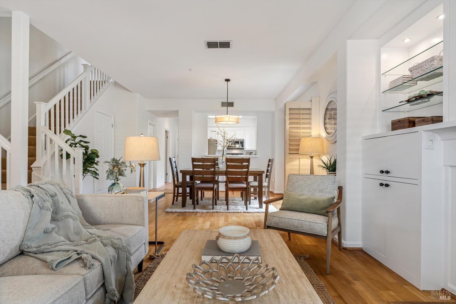 Detail Gallery Image 5 of 38 For 63 Gann Way, Novato,  CA 94949 - 2 Beds | 2/1 Baths