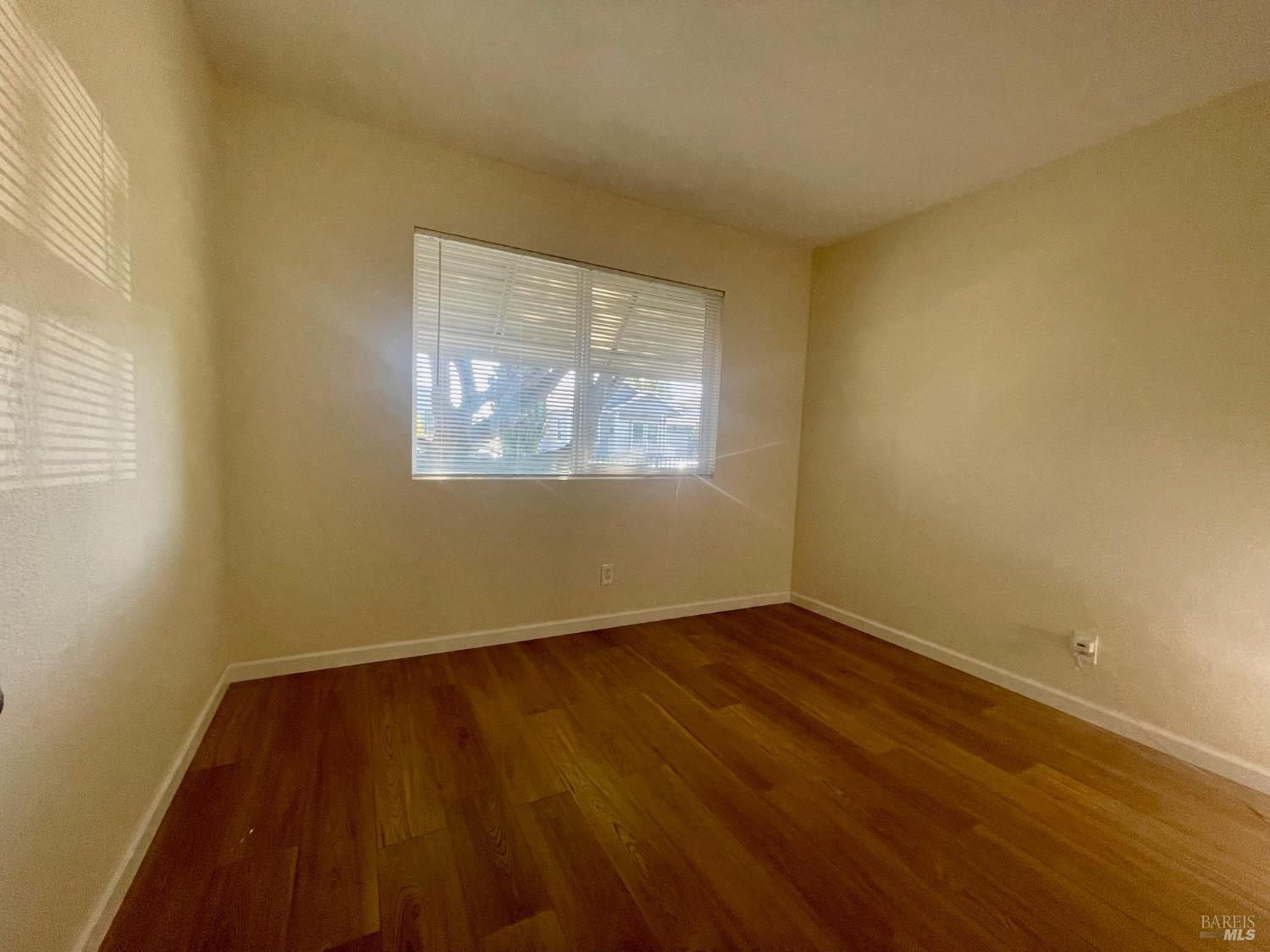 Detail Gallery Image 12 of 34 For 1930 L Ellenburg St, Vallejo,  CA 94590 - 5 Beds | 2 Baths