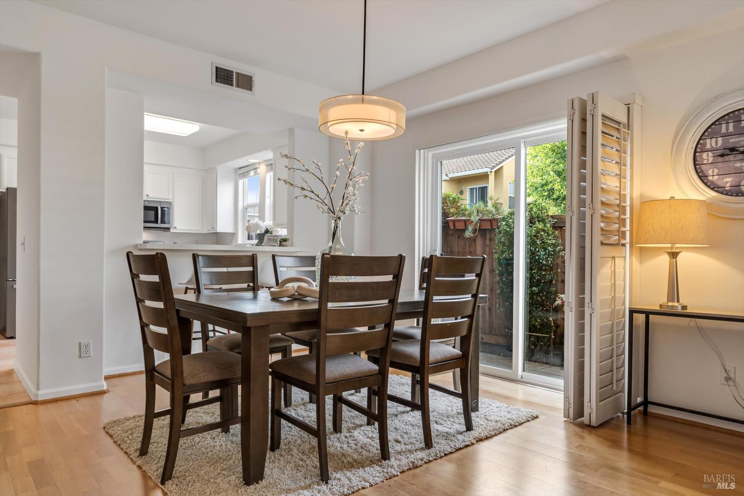 Detail Gallery Image 9 of 38 For 63 Gann Way, Novato,  CA 94949 - 2 Beds | 2/1 Baths