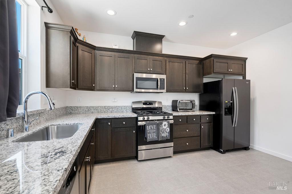 Detail Gallery Image 9 of 48 For 1401 Jamboree Dr, Fairfield,  CA 94533 - 3 Beds | 2/1 Baths