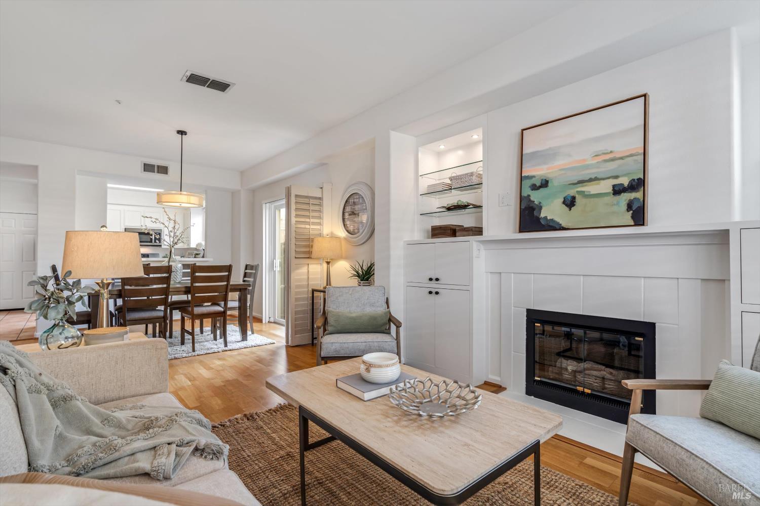 Detail Gallery Image 4 of 38 For 63 Gann Way, Novato,  CA 94949 - 2 Beds | 2/1 Baths