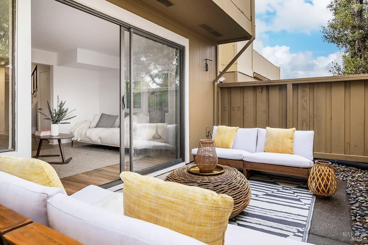 Detail Gallery Image 4 of 24 For 8 Park Crest Ct #C,  Novato,  CA 94947 - 3 Beds | 2/1 Baths