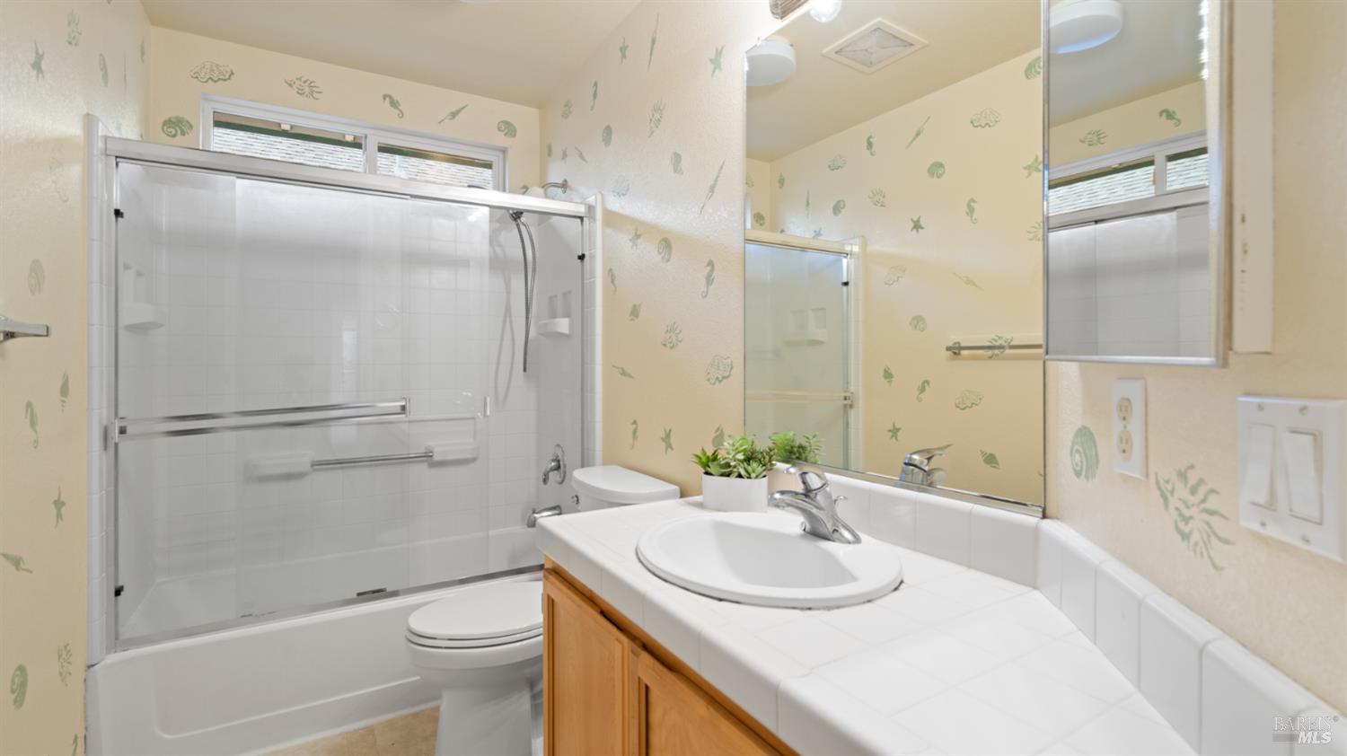 Detail Gallery Image 30 of 39 For 305 Hansbery Way, Santa Rosa,  CA 95409 - 3 Beds | 2/1 Baths