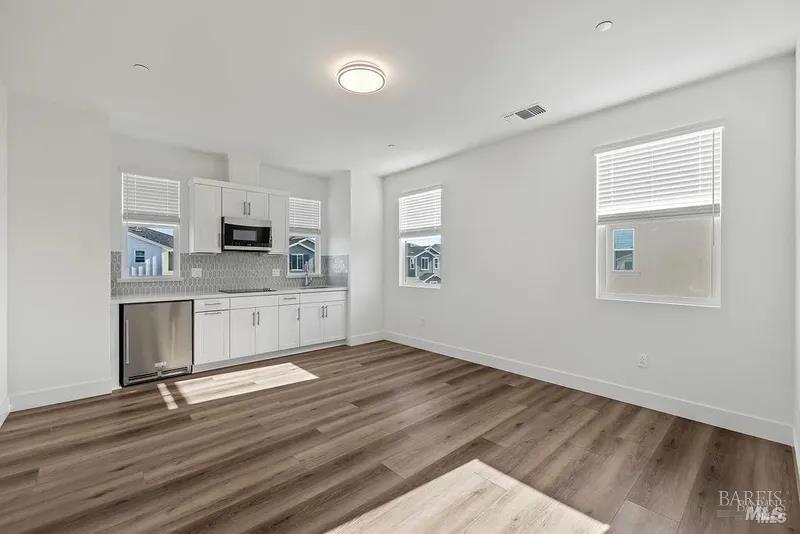 Detail Gallery Image 21 of 30 For 2716 Amora Cir, Santa Rosa,  CA 95407 - 3 Beds | 4/1 Baths