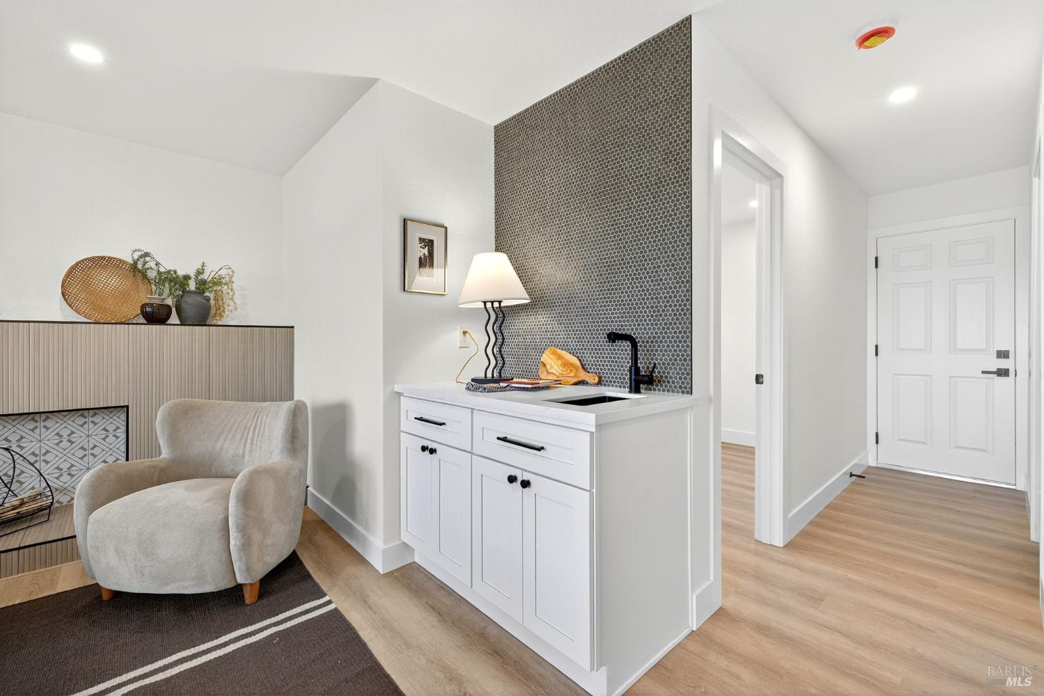 Detail Gallery Image 35 of 67 For 690 Holly Ave, Rohnert Park,  CA 94928 - 5 Beds | 3 Baths